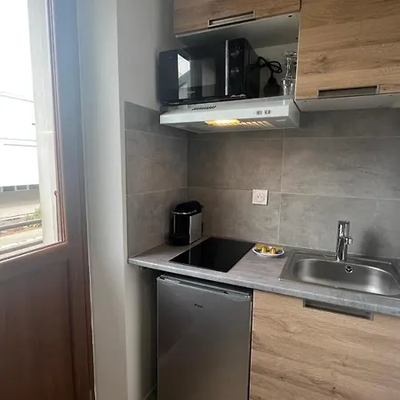 Homey Blue - Petit Studio - Proche Tram - Proche Frontiere - Wifi - Confortable * 盖拉德